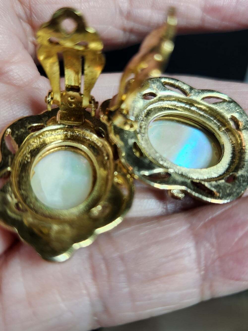 Vintage Whiting Davis Gold-Tone Necklace & Clip On Earrings Set Mother-of-Pearl - Picture 9 of 12